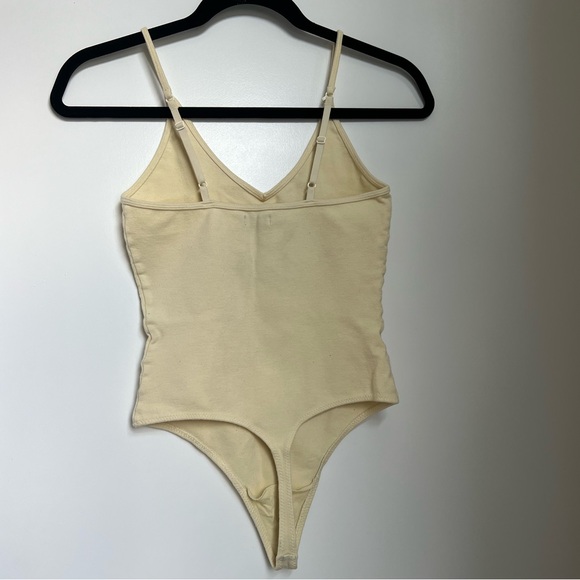 Aritzia Sunday Best Bodysuit - Picture 2 of 6